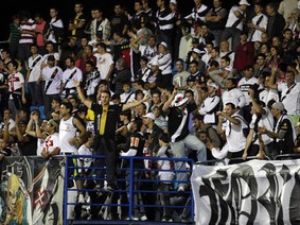 Torcida vibra com bom momento do Vasco