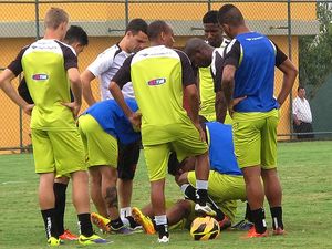 Henrique saiu do gramado chorando