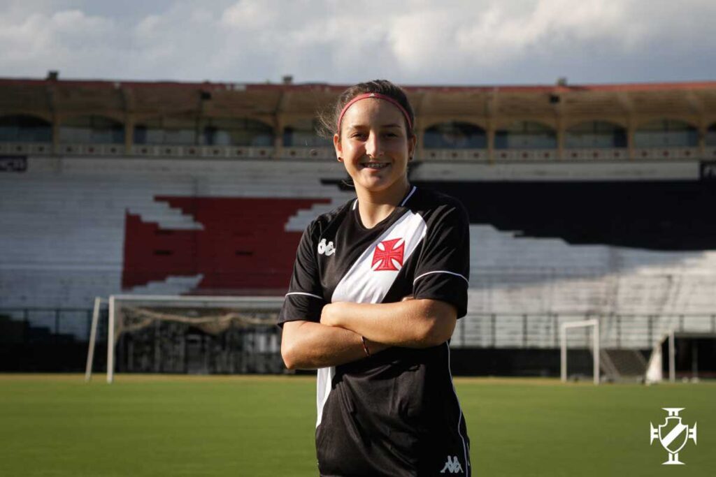 Vasco Assina Contrato De Forma O Jaqueline Atleta Do Futebol