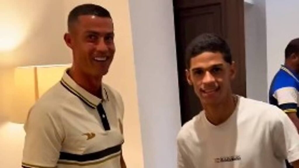 Luva De Pedreiro Se Encontra Cristiano Ronaldo E O Convida Para