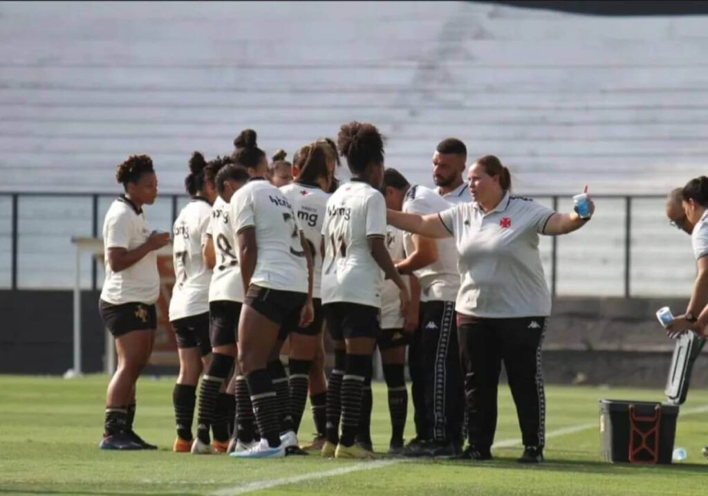 Ver Nica Coutinho A Nova T Cnica Do Time Feminino Do Vasco Vasco