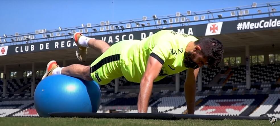 Fernando Miguel durante treino na Colina