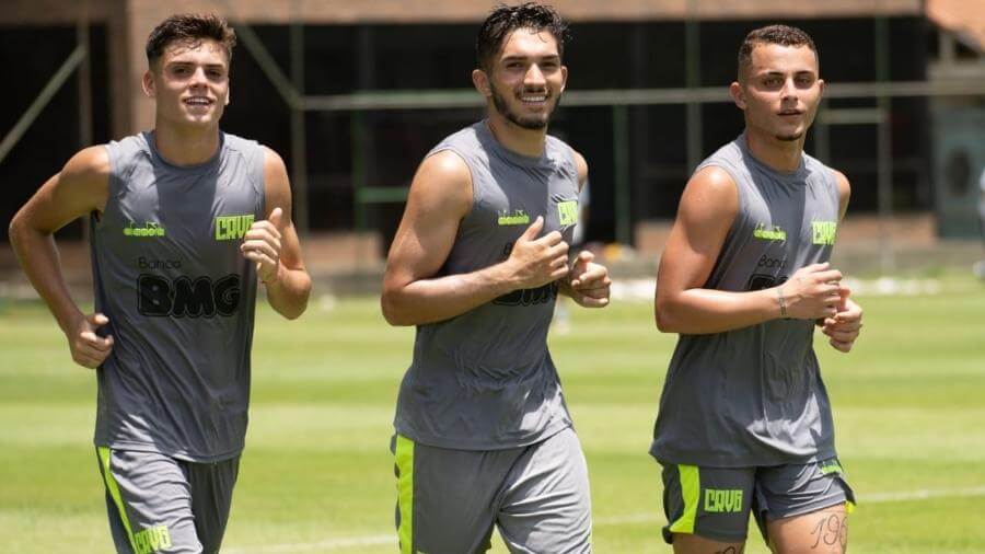 Andrey e Bruno Gomes disputam vaga no meio-campo do Vasco