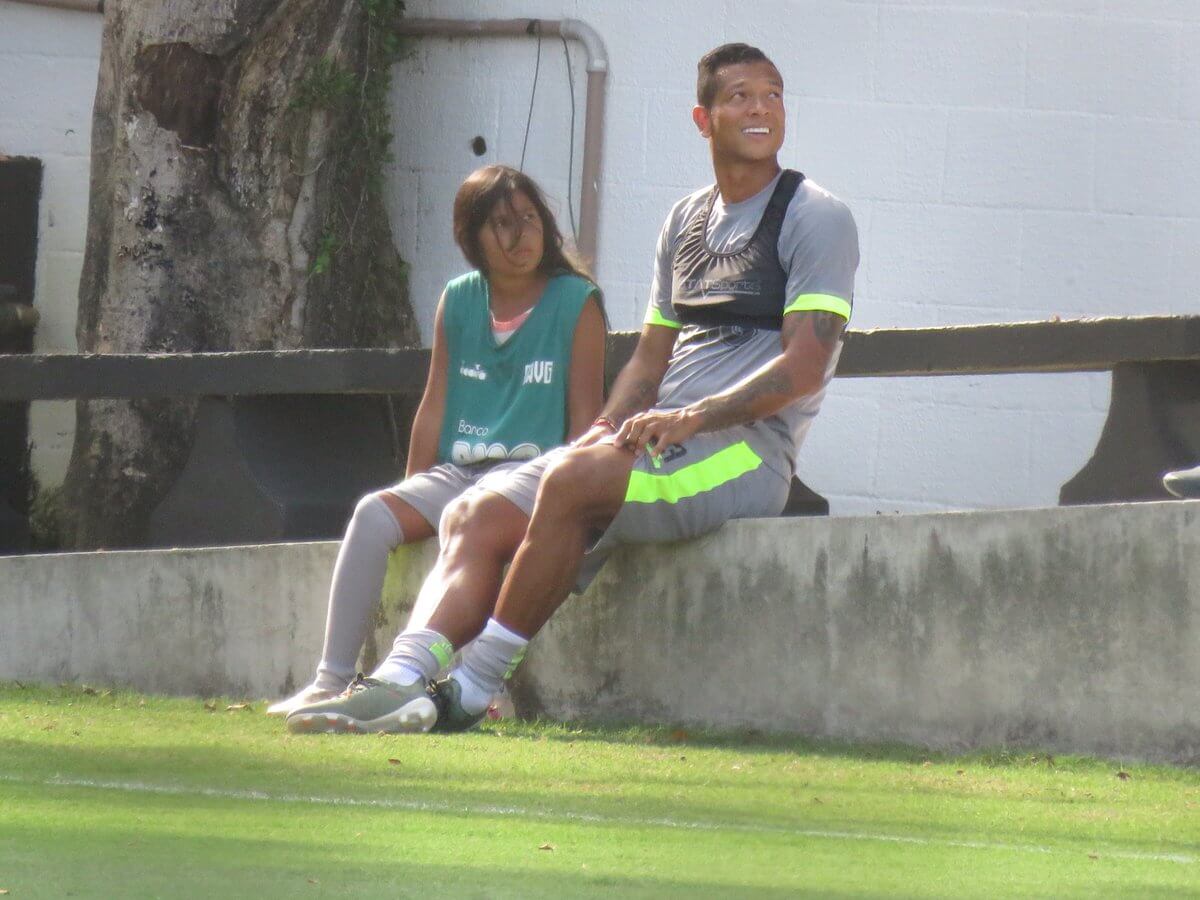 Fredy Guarín ao lado da filha 