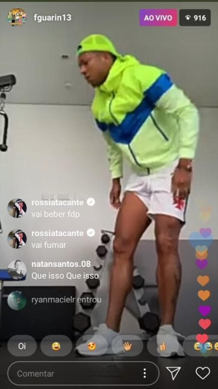 Rossi deu conselhos enquanto Fredy Guarín fazia exercícios