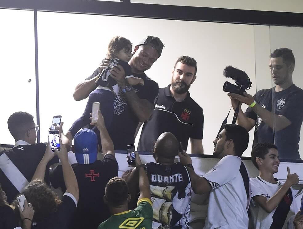 Guarín fez a alegria da torcida em São Januário