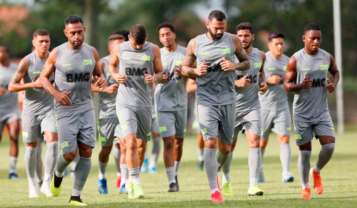 Jogadores do Vasco durante treino