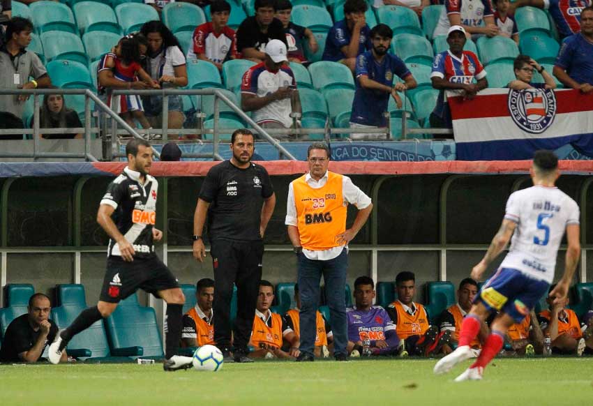 Luxemburgo durante jogo contra o Bahia