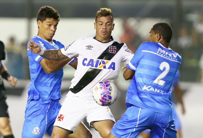 Bernardo é o artilheiro do Vasco no Carioca