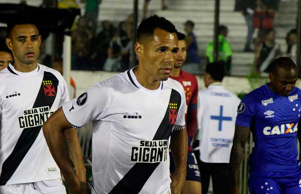 Vasco renova com Bruno Silva