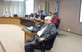 Eurico faz a proposta dos valores para o arbitral