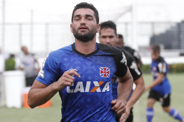 Gilberto será titular contra o Bangu