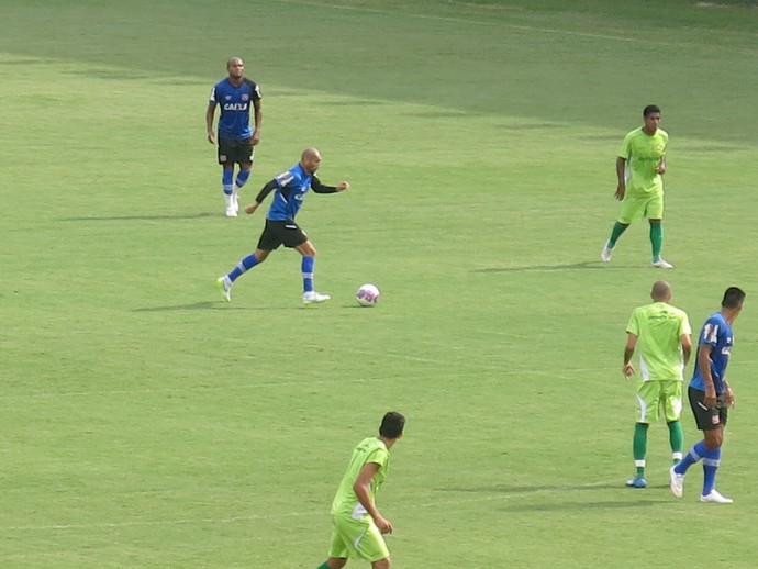 Guiñazu disputou o primeiro tempo do jogo-treino