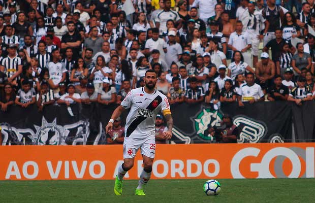 Leandro Castan garante permanência no Vasco