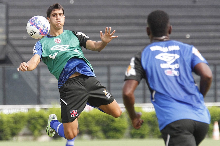 Lucas teve contrato estendido com o Vasco