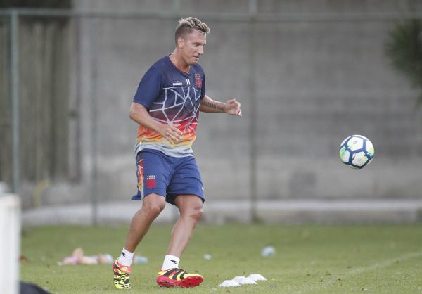 Maxi López deve ser titular contra o Ceará