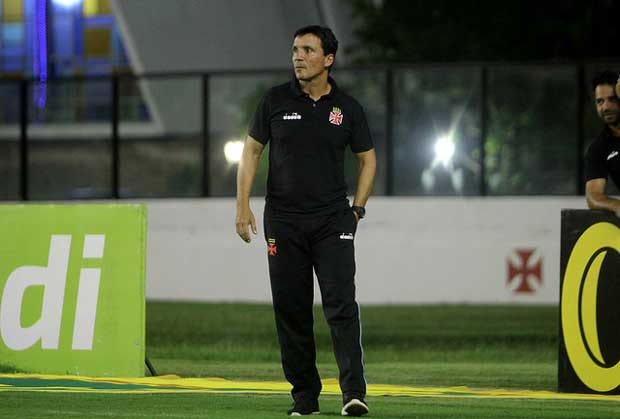 Zé Ricardo durante jogo contra o Macaé