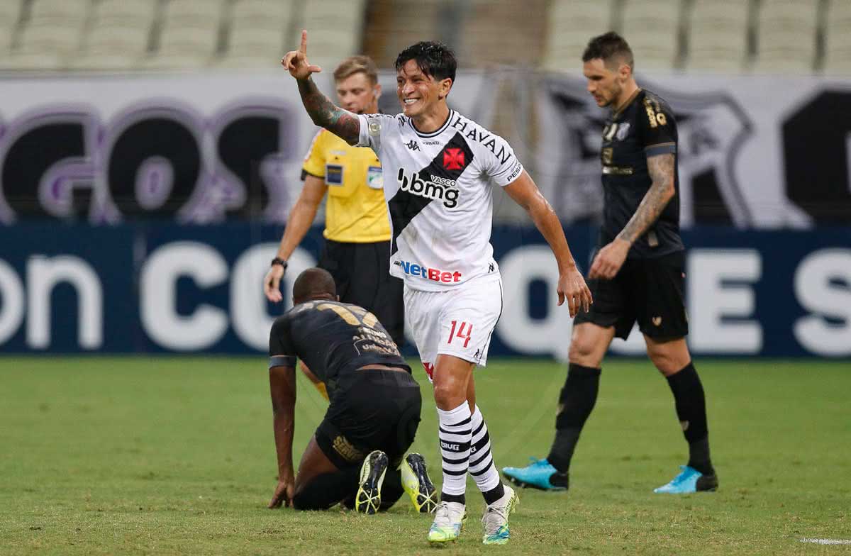 Germán Cano comemorando gol contra o Ceará