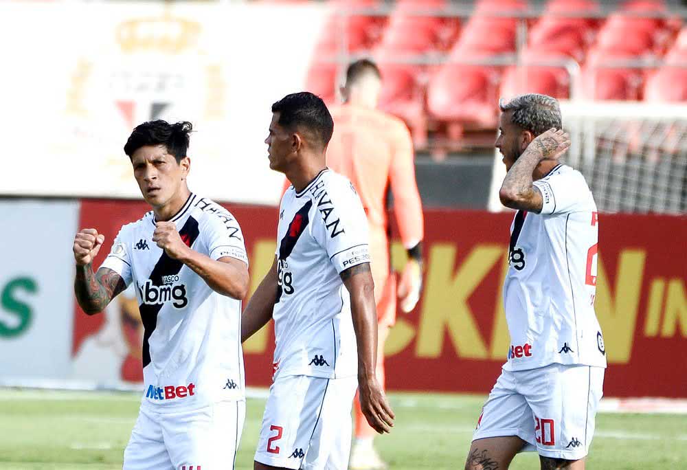 Cano comemorando gol contra o São Paulo