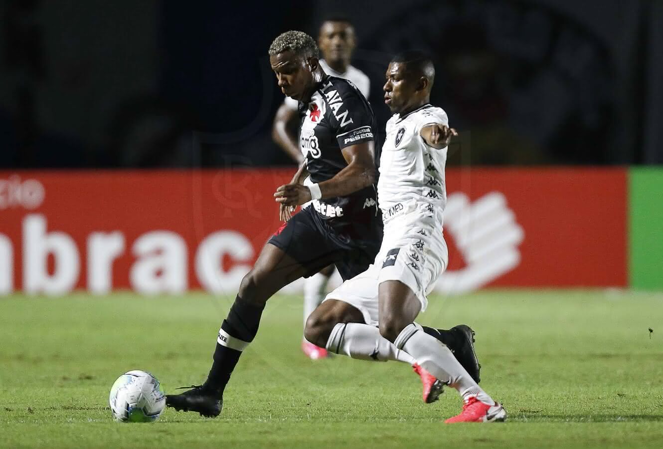 Ribamar em jogo contra o Botafogo em São Januário