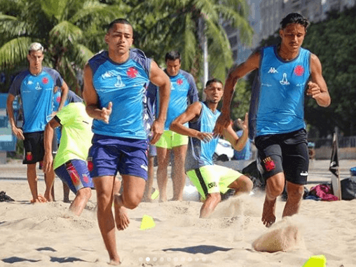 Treinamento do time de Beach Soccer do Vasco