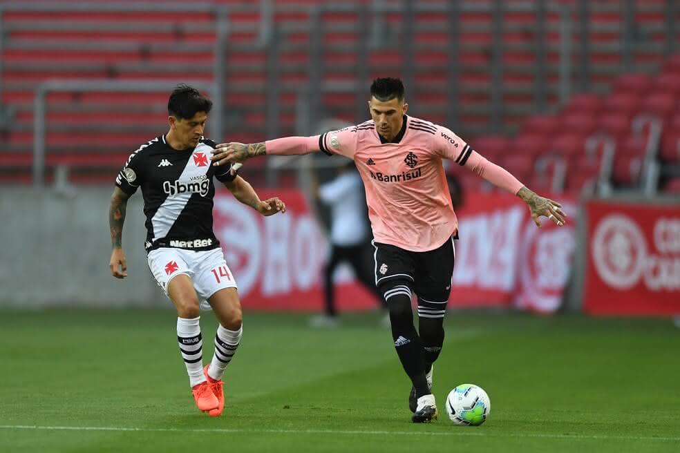 Germán Cano durante jogo contra o Internacional