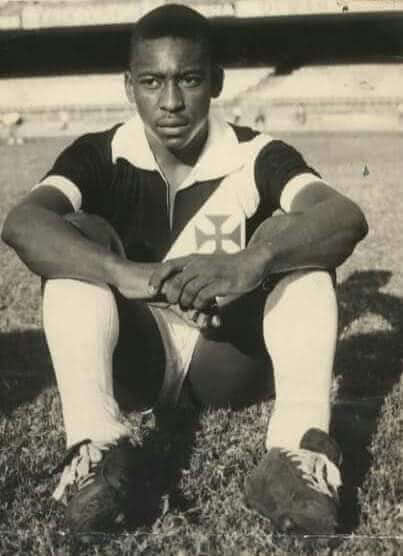 Pelé com a camisa do Vasco em 1957