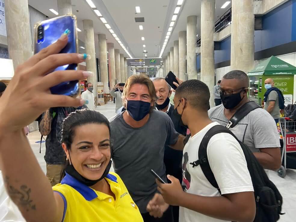 Ricardo Sá Pinto chega ao Rio de Janeiro