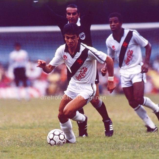 Bebeto e Andrade em ação pelo Vasco em 1989