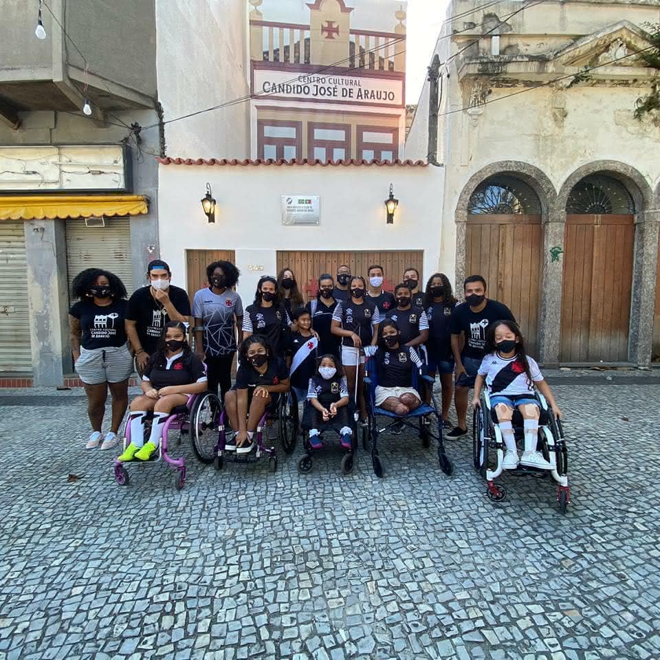 Atletas paralímpicos e Lívia Prates visitam o Centro Cultural