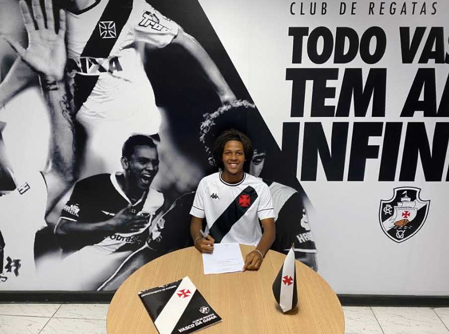 Vasco acerta a contratação do lateral Wesley para a equipe Sub-20