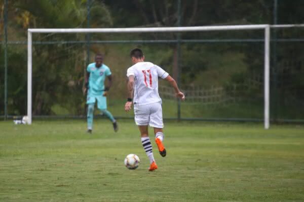 Gabriel Pec durante o jogo contra o Botafogo