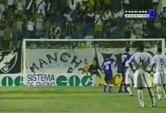 Marcelinho Carioca em seu primeiro gol pelo Vasco