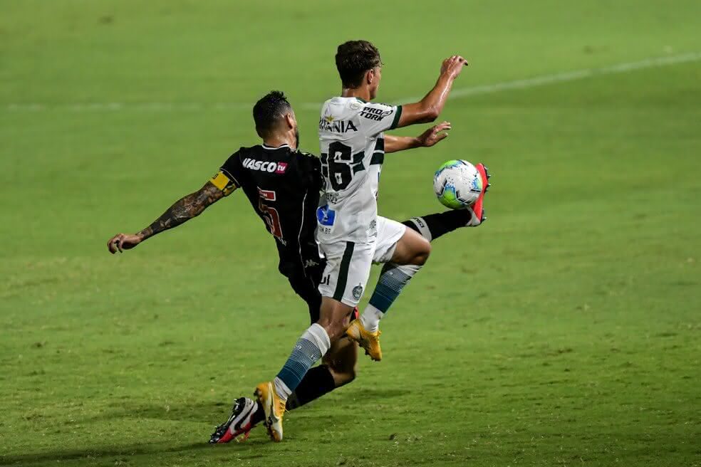 Leandro Castan durante jogo contra o Coritiba em 2020