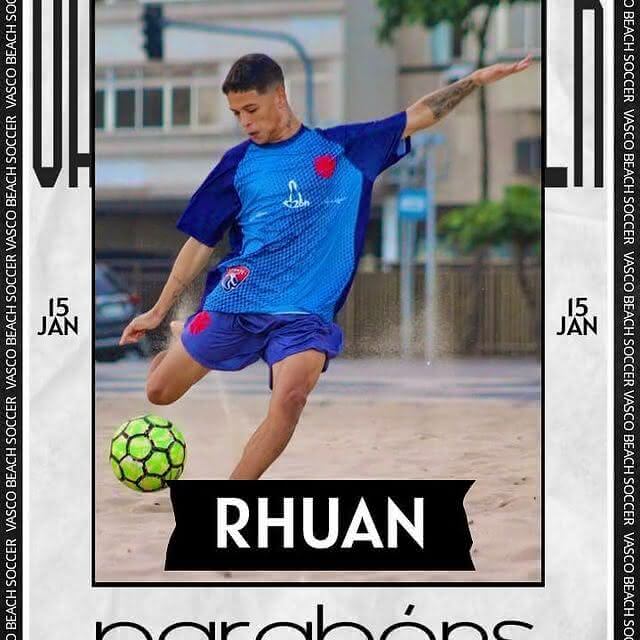 Rhuan, do Beach Soccer do Vasco, aniversariante do dia