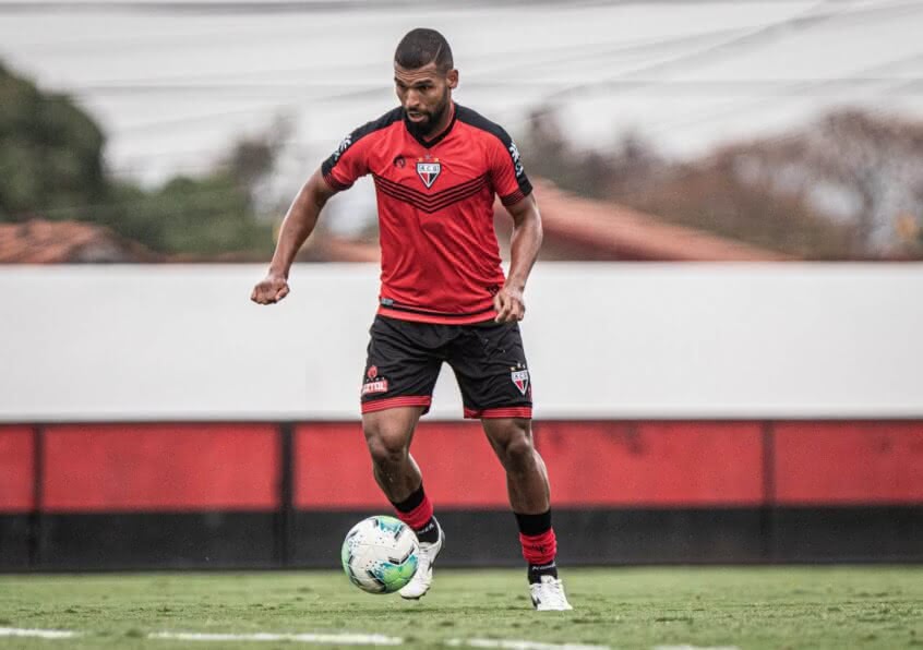 Willian Maranhão, volante do Atlético-GO