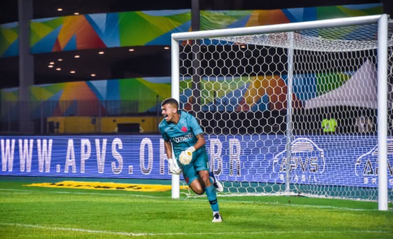 Cadu em defesa decisiva na Supercopa do Brasil