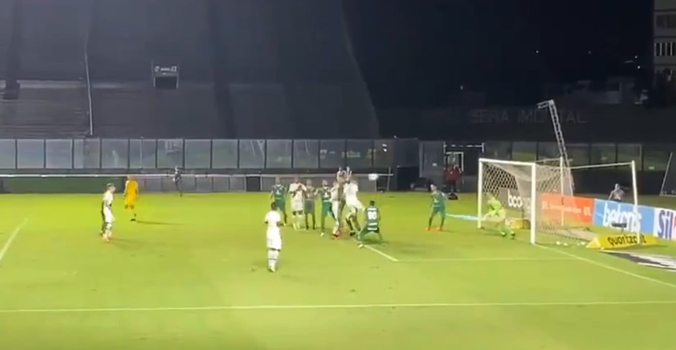 Primeiro gol de Ricardo Graça contra o Goiás por outro ângulo
