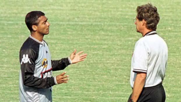 Romário e Oswaldo de Oliveira em treino do Vasco em 2000