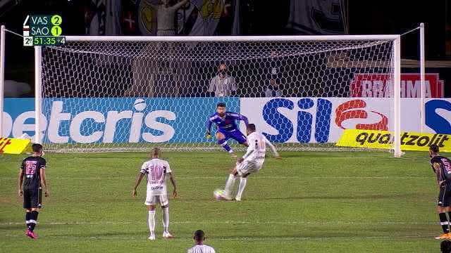 Reinaldo batendo pênalti em Vasco 2 x 1 São Paulo