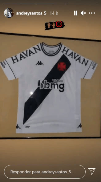 Quadro da camisa de estreia de Andrey Santos pelo profissional do Vasco