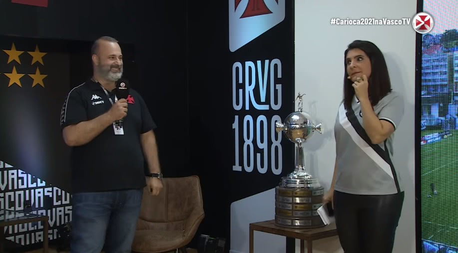 Marcelo Azalim, designer do Vasco, falando à Vasco TV