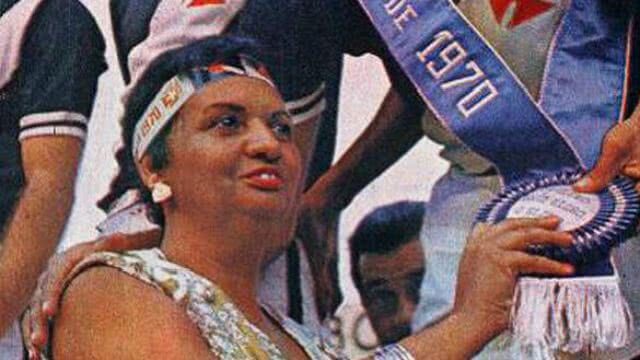 Dulce Rosalina foi a 1ª mulher a liderar uma torcida no Brasil