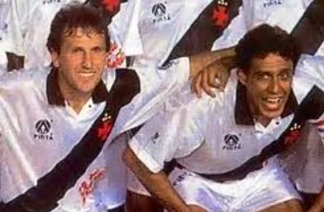 Zico e Roberto Dinamite em amistoso do Vasco contra o La Coruña