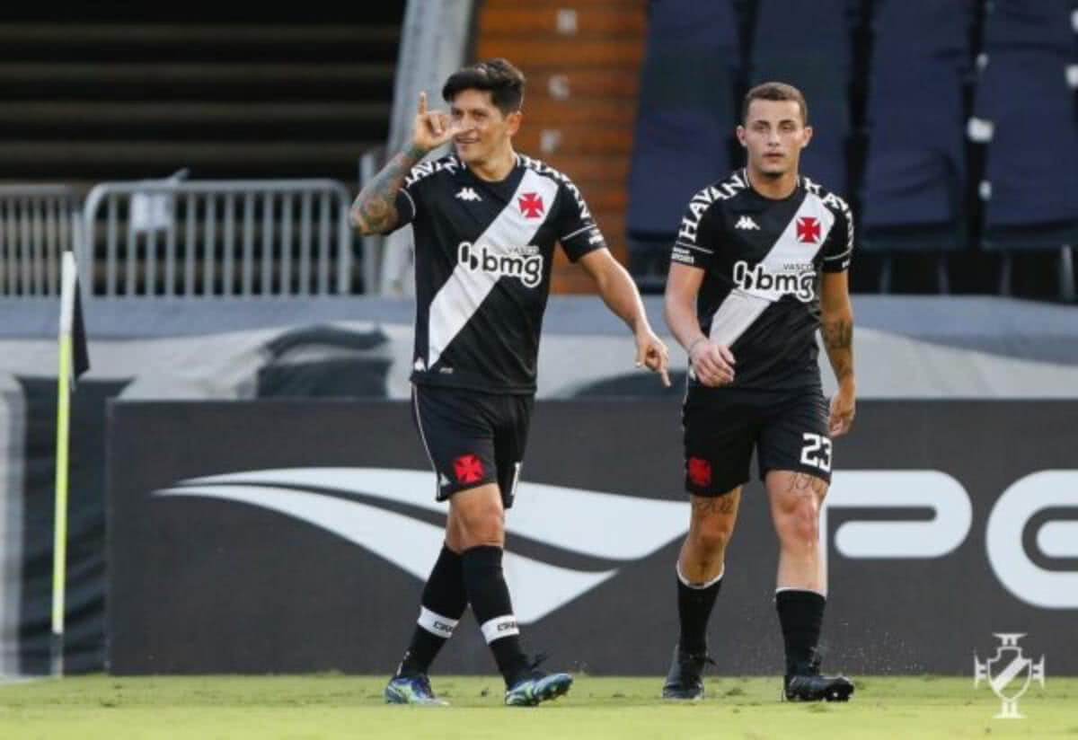 Germán Cano e Bruno Gomes em jogo contra o Resende pelo Carioca 2021