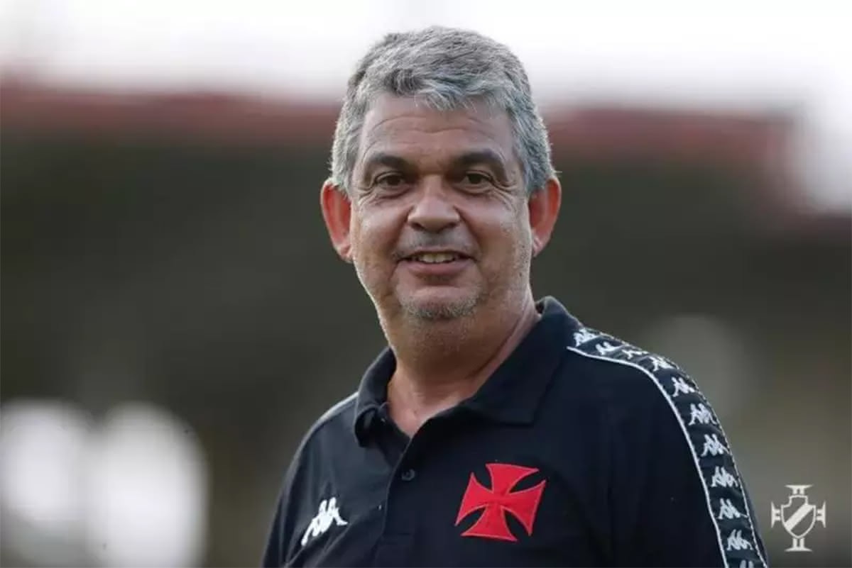 Carlos Brazil é o gerente da base do Vasco