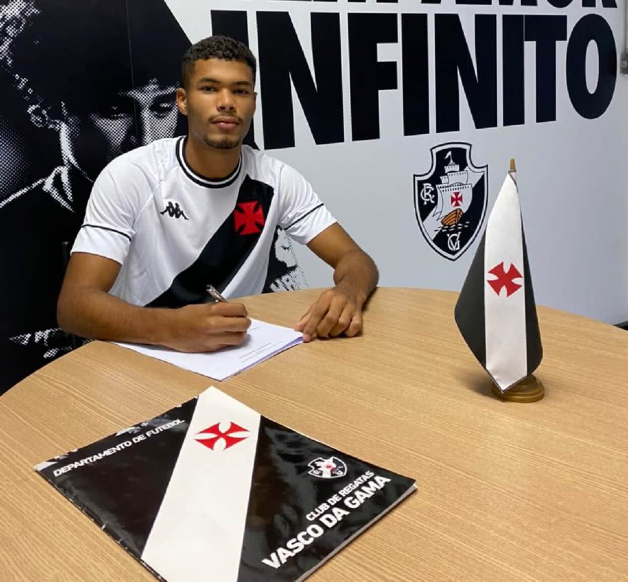 Deyvson Medeiros assinou com o Vasco até janeiro de 2023