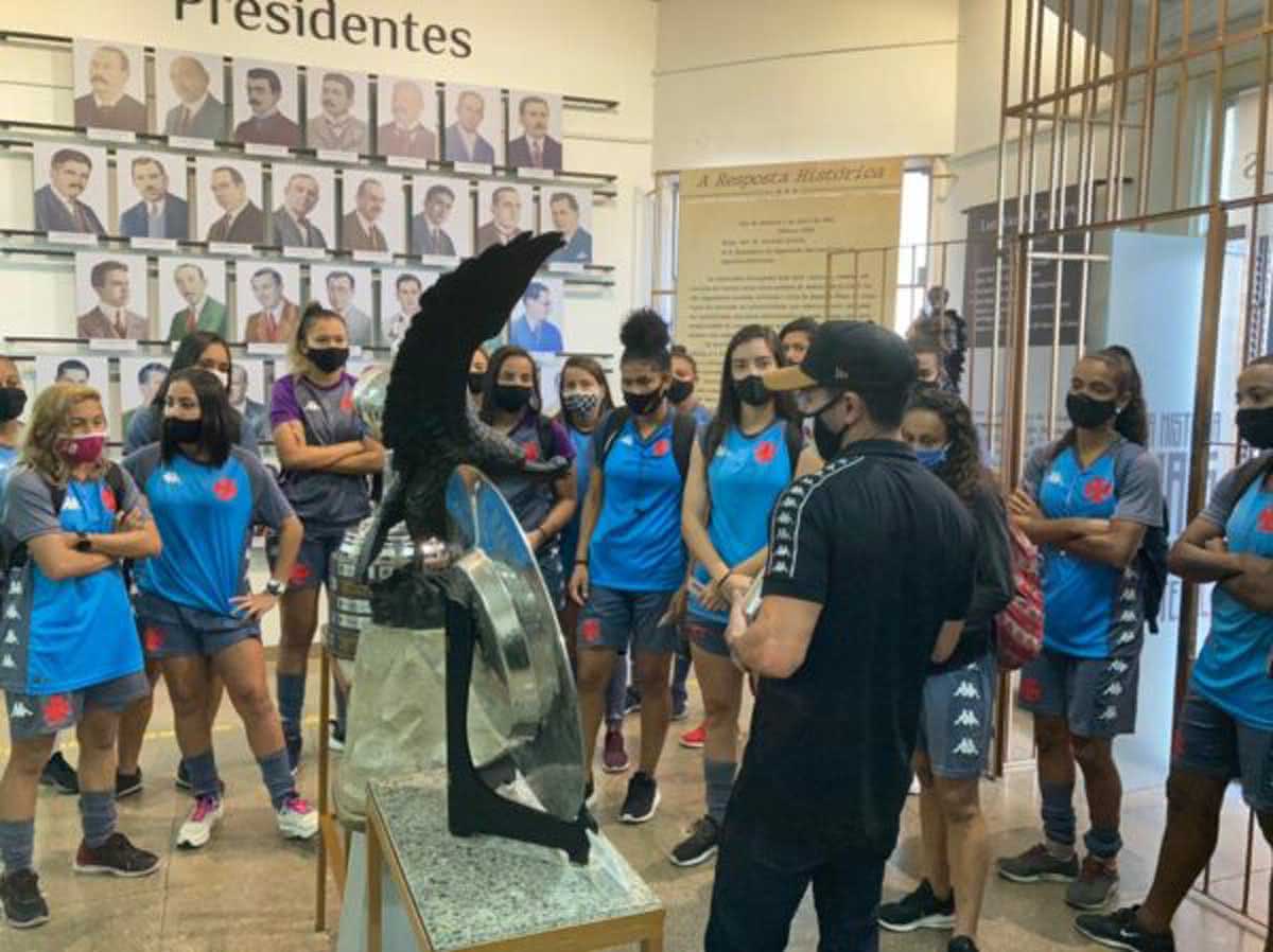 Meninas da Colina na Tour pela Colina Histórica