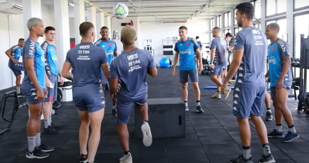 Vasco Treina No Ct Do Almirante Visando Duelo Contra O Cruzeiro Veja Vídeo Vasco Notícias