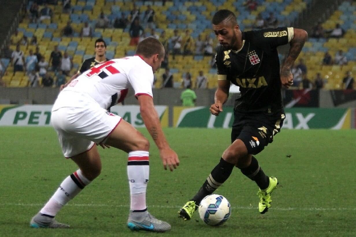 Jogo entre Vasco e São Paulo pela Copa do Brasil de 2015